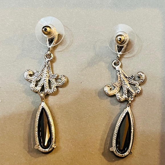 Elegant black prong set and pave Austrian crystals pierced earrings silverplated - Picture 3 of 5